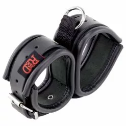 The Red Double Menotte De Maintien En Cuir 13 The Red Double Menotte De Maintien En Cuir -GODES EN SILICONE Soldes double menotte de maintien en cuir 4