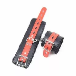 Generique Menottes Avec Fourrure Noires-Rouges -GODES EN SILICONE Soldes menottes avec fourrure noires rouges 2