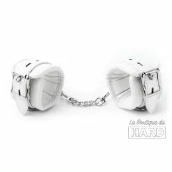 BDSMaster Menottes De Poignets Cuff Bomb Blanches 14 BDSMaster Menottes De Poignets Cuff Bomb Blanches -GODES EN SILICONE Soldes menottes de poignets cuff bomb blanches 2