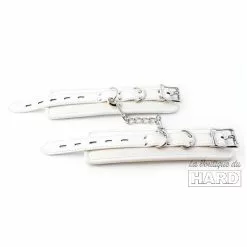 BDSMaster Menottes De Poignets Cuff Bomb Blanches 19 BDSMaster Menottes De Poignets Cuff Bomb Blanches -GODES EN SILICONE Soldes menottes de poignets cuff bomb blanches 7