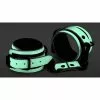 GLO IN THE DARK Menottes De Poignets Fluorescentes Glo -GODES EN SILICONE Soldes menottes de poignets fluorescentes glo