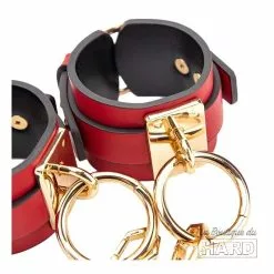 LuxuryFantasy Menottes De Poignets Goldy Cuff Rouge-Noir -GODES EN SILICONE Soldes menottes de poignets goldy cuff rouge noir 2