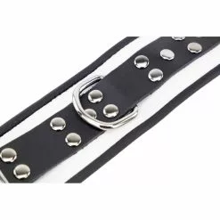 The Red Menottes En Cuir Blanc-Noir -GODES EN SILICONE Soldes menottes en cuir blanc noir 3