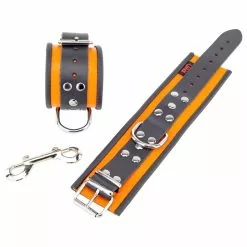 The Red Menottes En Cuir Orange-Noir -GODES EN SILICONE Soldes menottes en cuir orange noir 2