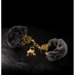 Fetish Fantasy Series Menottes Gold Furry Noires 10 Fetish Fantasy Series Menottes Gold Furry Noires -GODES EN SILICONE Soldes menottes gold furry noires 3