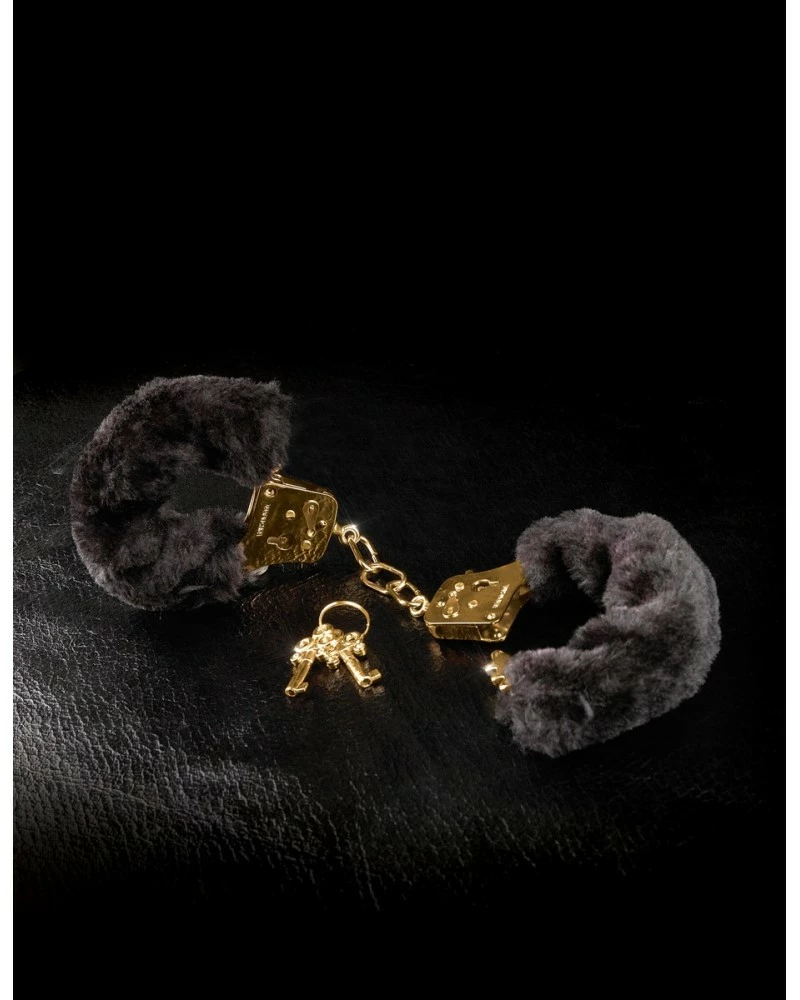 Fetish Fantasy Series Menottes Gold Furry Noires 6 Fetish Fantasy Series Menottes Gold Furry Noires – Image 4
