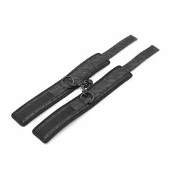 Generique Menottes Scratch Lace 10 Generique Menottes Scratch Lace -GODES EN SILICONE Soldes menottes scratch lace 2